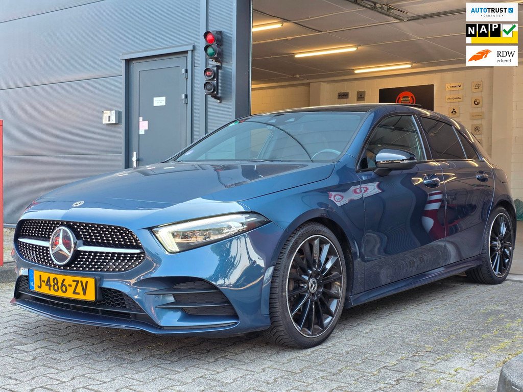 Mercedes-Benz A-klasse NAP !! / PANO / SFEER / BURMESTER / KEYLESS / CARPLAY / CAMERA / MEMORY / ALCANTARA / FLIPPERS / 19 INCH !