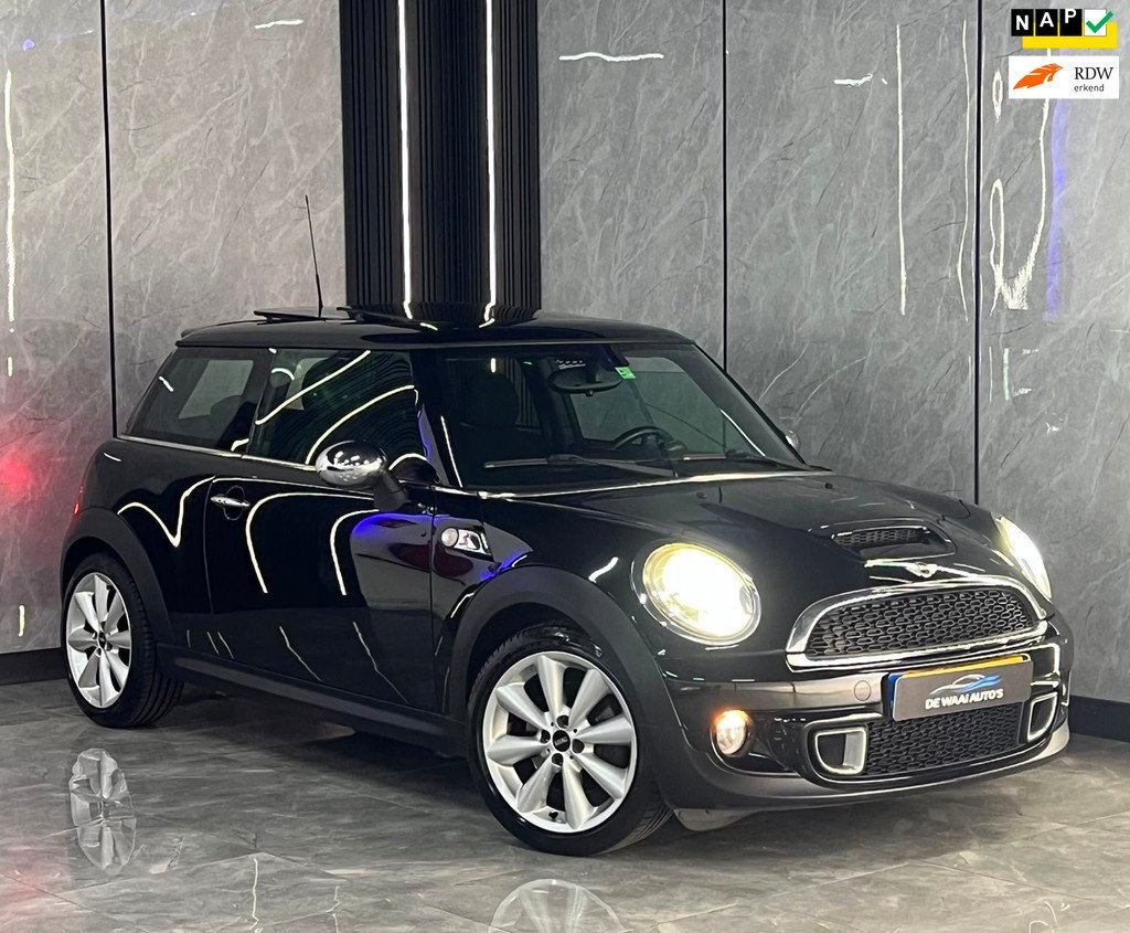 Mini 3-Deurs 1.6 Cooper S 10 Years II |Pano|Automaat|Storlverw|half Leer|Led|Boekjes