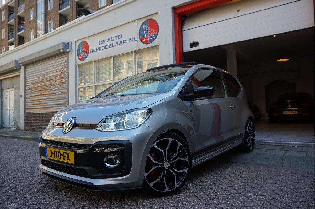 Volkswagen Up! 1.0 TSI GTI | Pano-dak | ca € 3.000,- upgrades | Sfeerverlichting | High Performance Audio |