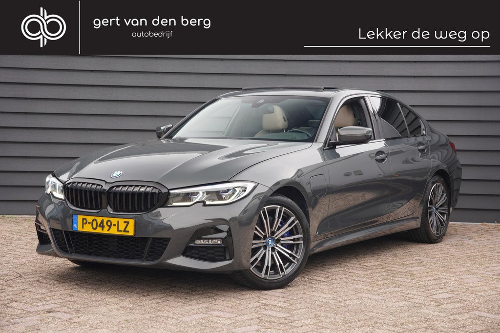 BMW 3-serie 320e Business Edition Plus - M SPORT - LASER LED - SCHUIFDAK - LEDER - CARPLAY -