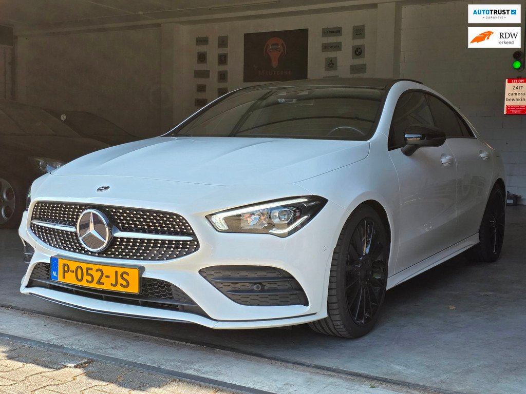 Mercedes-Benz CLA-klasse 200 Premium Plus / PANO / SFEER / CARPLAY / KEYLESS / ALCANTARA-LEDER / STOELVERW. / 19 INCH / FLIPPERS !