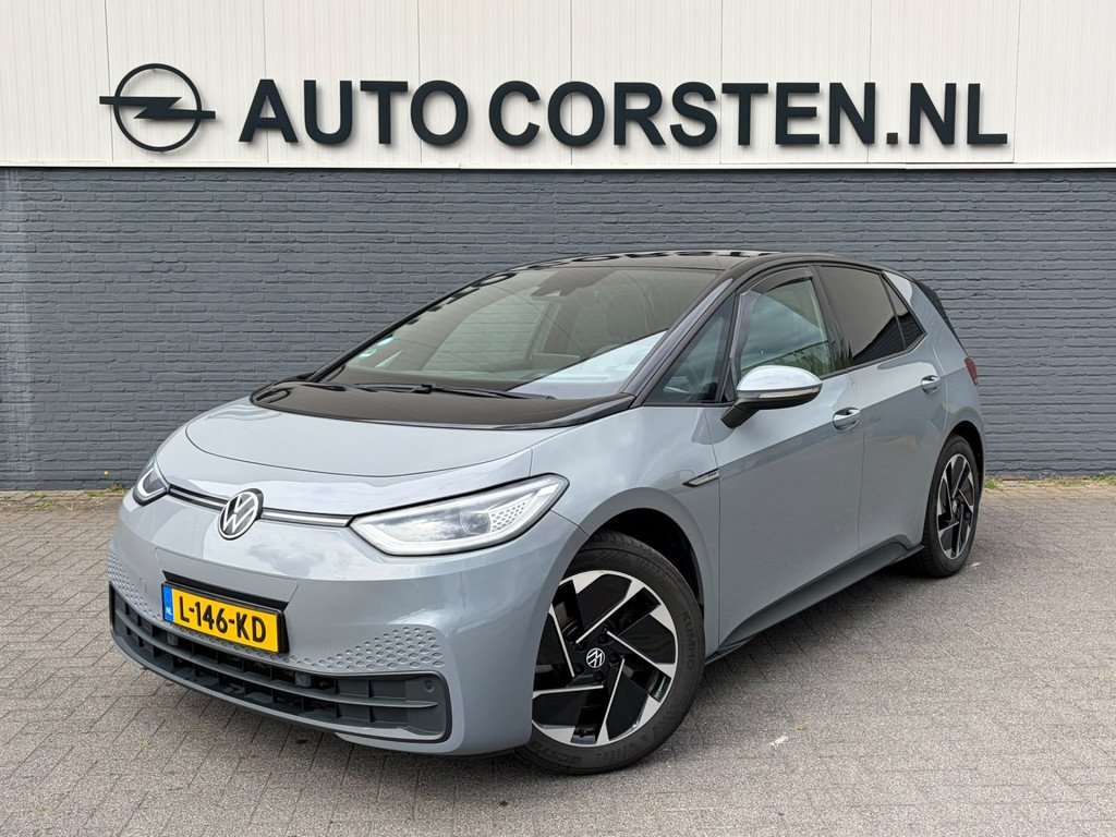 Volkswagen ID.3 First Plus 62kWh Trekhaak Panoramadak Ergo-Active Stoelen+Verwarmd Camera Adap.Cruise Navi-Pro Ecc Head-up display Matrix led Pdc Privacy Glas Isofix Lmv 18" SOH 76% Apple Car
