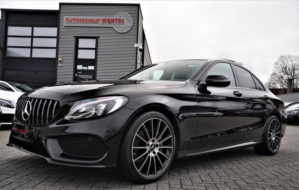 Mercedes-Benz C-klasse 180 Sport Edition Premium Plus | Dubbele Panorama | AMG Pakket | Stoelverwarming | Xenon / LED | Sfeerverli