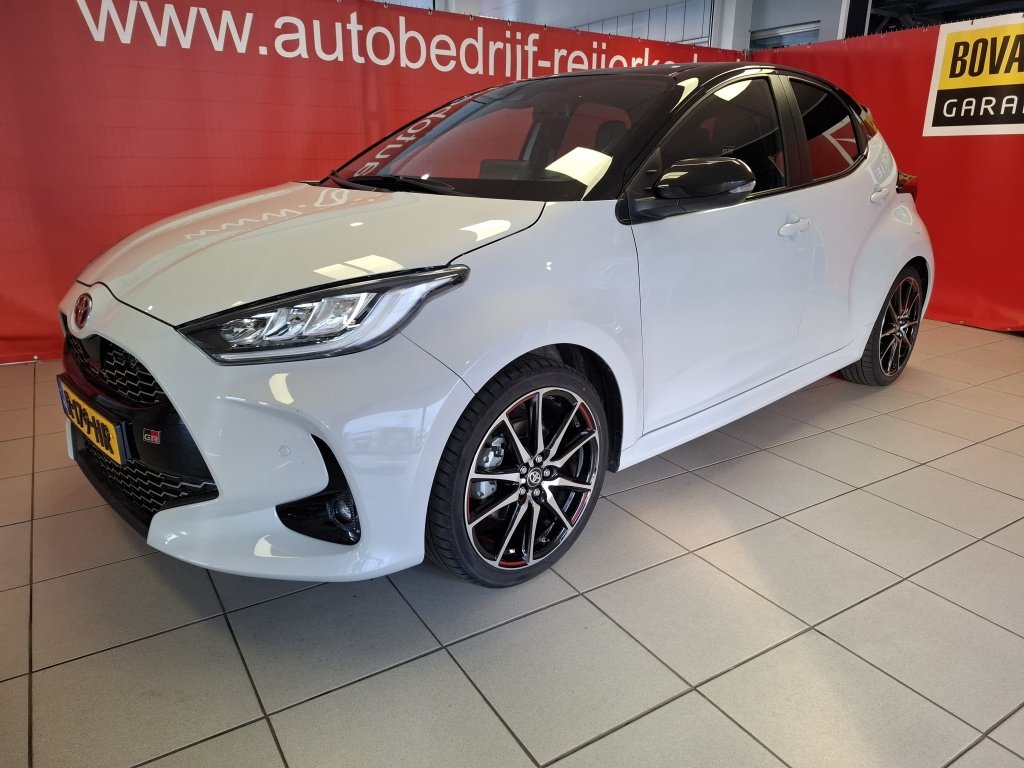 Toyota Yaris 1.5 Hyb. GR Sport, NL auto !! 12 maanden Bovag garantie, 116PK